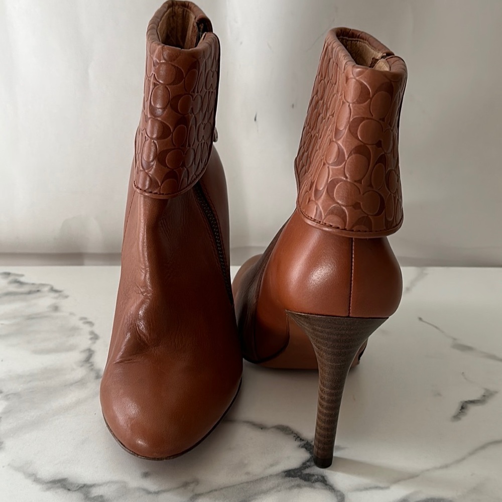 Coach- Mackenna CC logo ankle boot - Picture 2 of 16